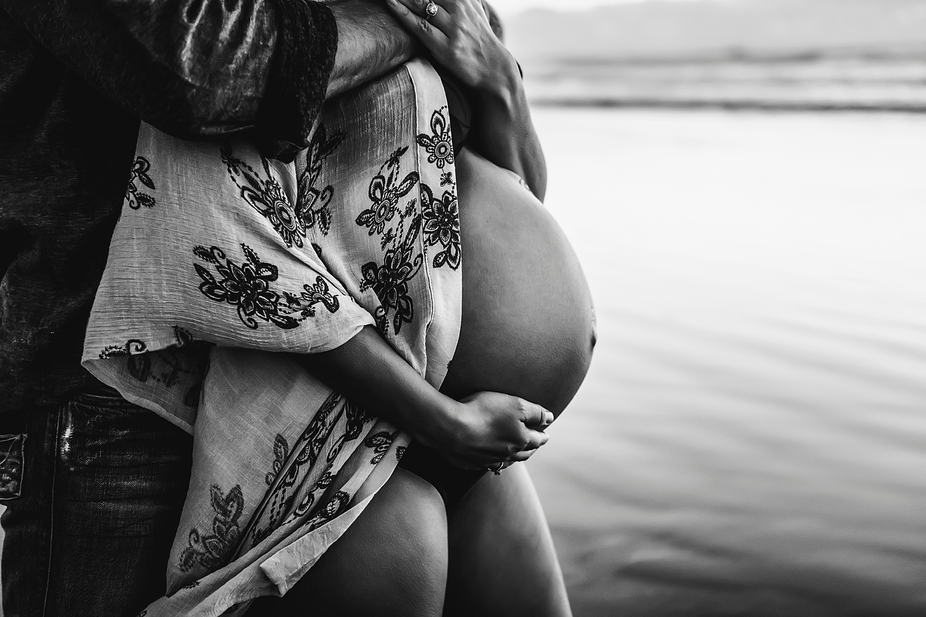 san diego best maternity photographer black and white