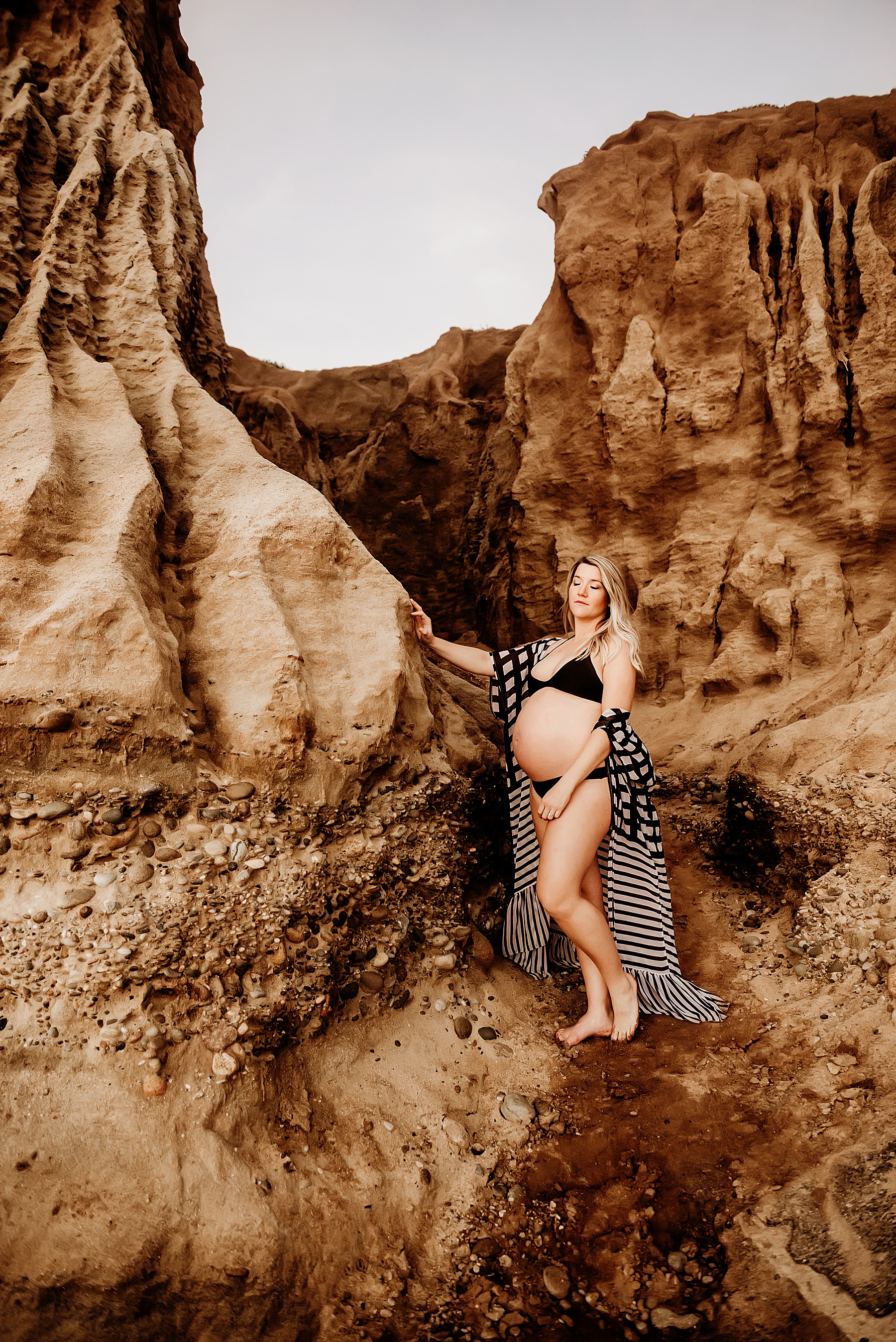 sexy beach maternity pictures