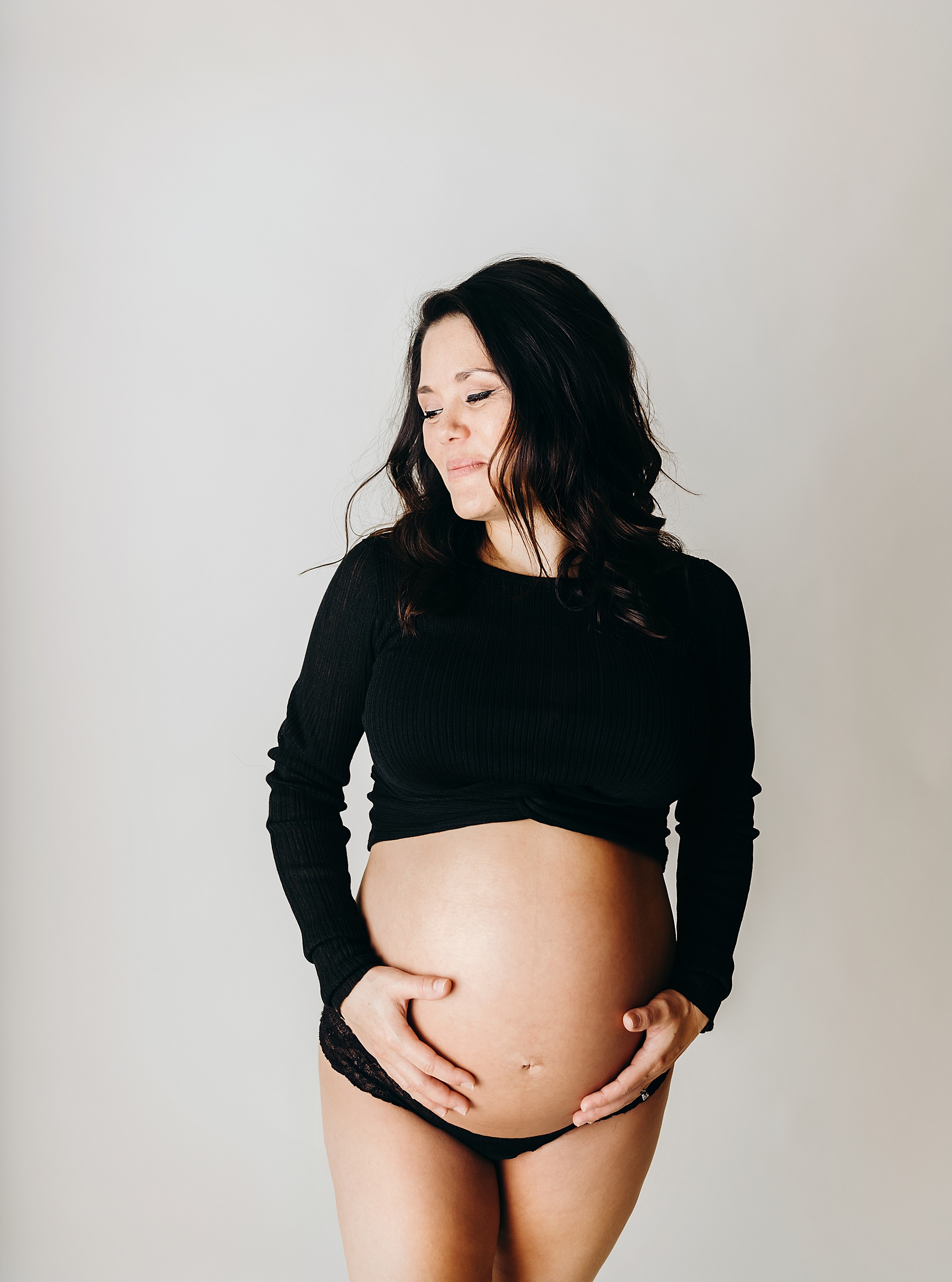 best maternity photographer 2019 studio maternity session