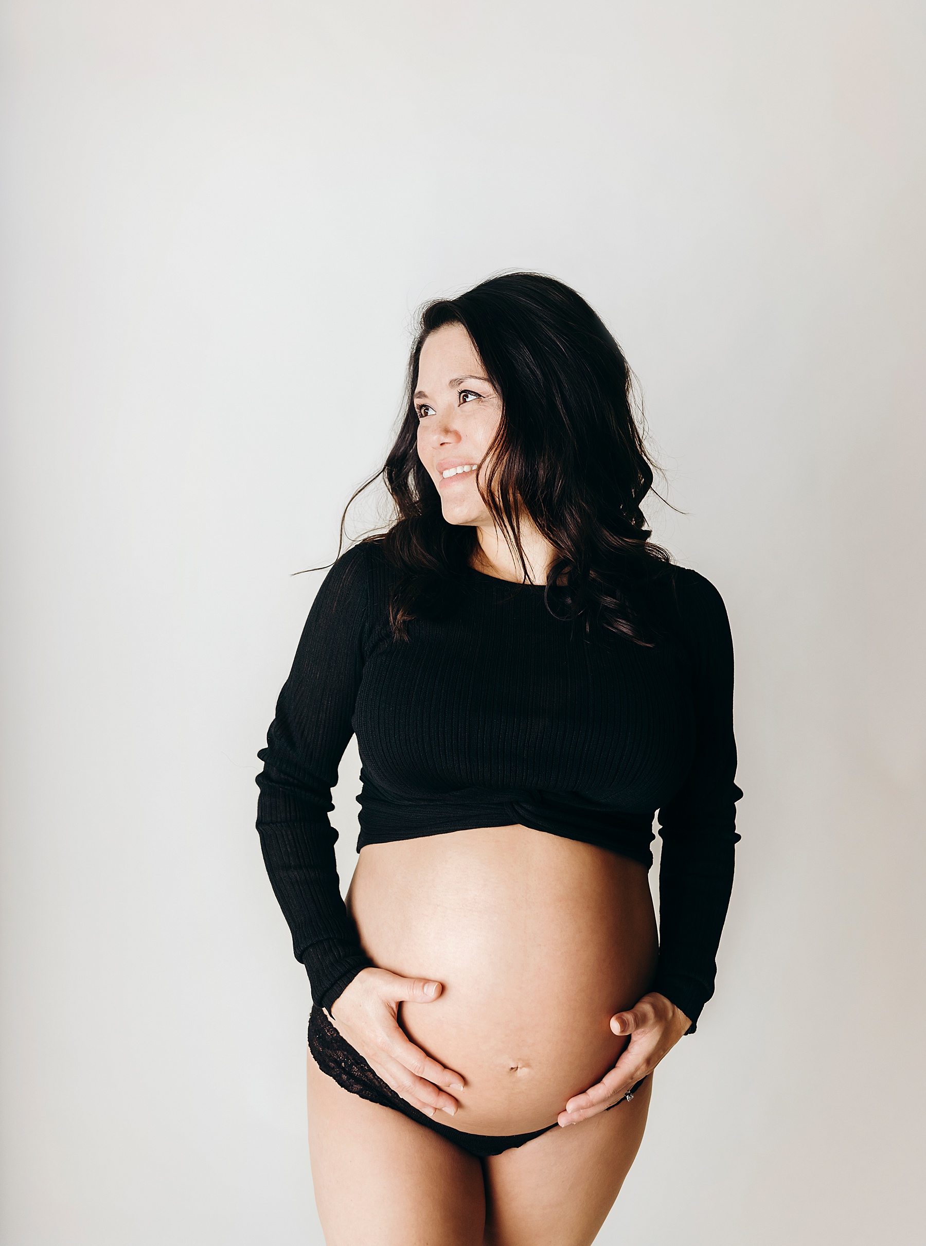 top maternity photographers studio maternity session san marcos